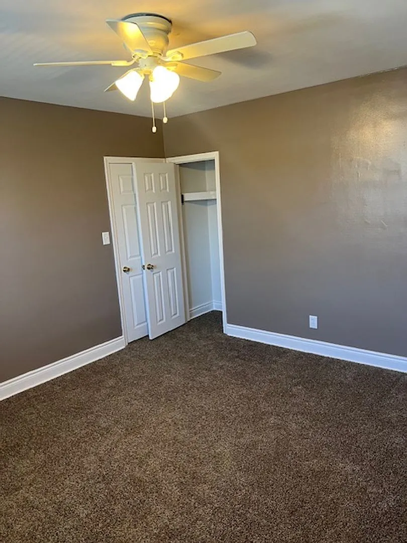 3 Bedroom Home with Basement and yard — Photo 3