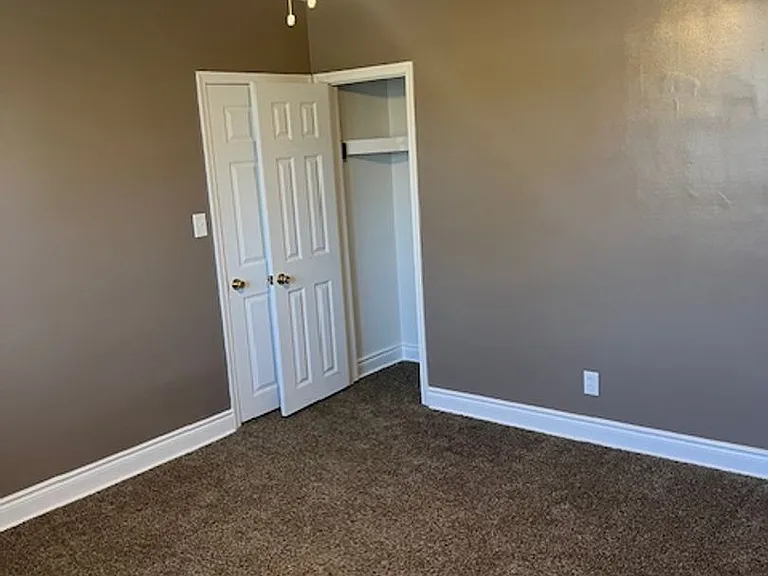 5905 The Alameda — Photo 3