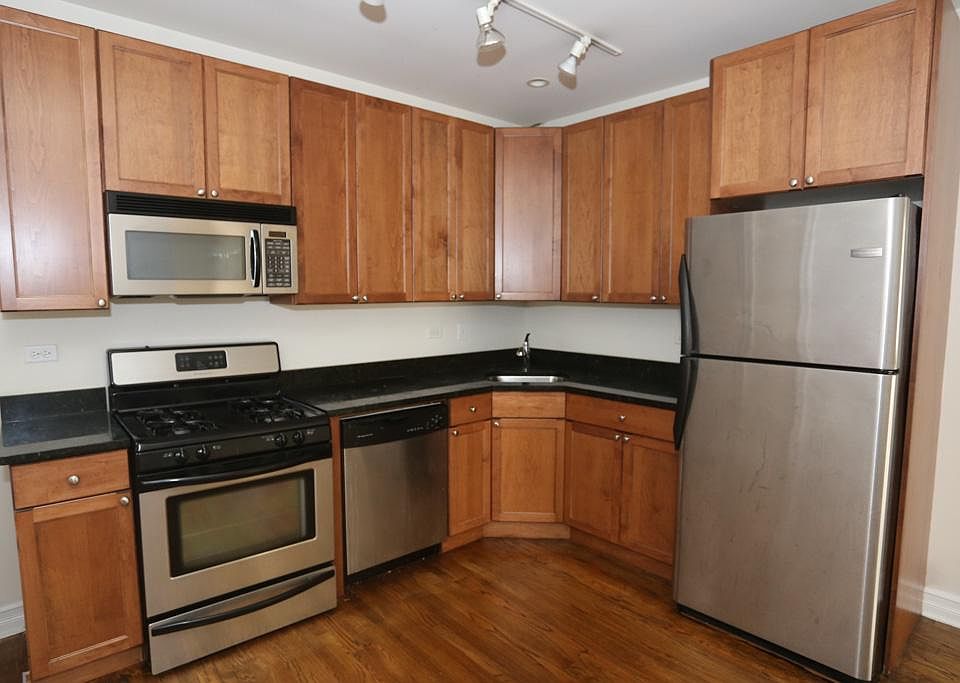 1st image of 3816 N Sheffield Ave APT 1
