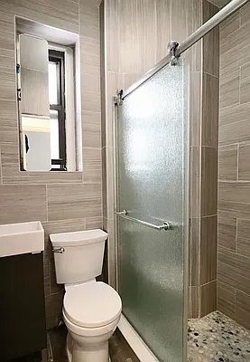 Rented by Current Real Estate Advisors | media 9