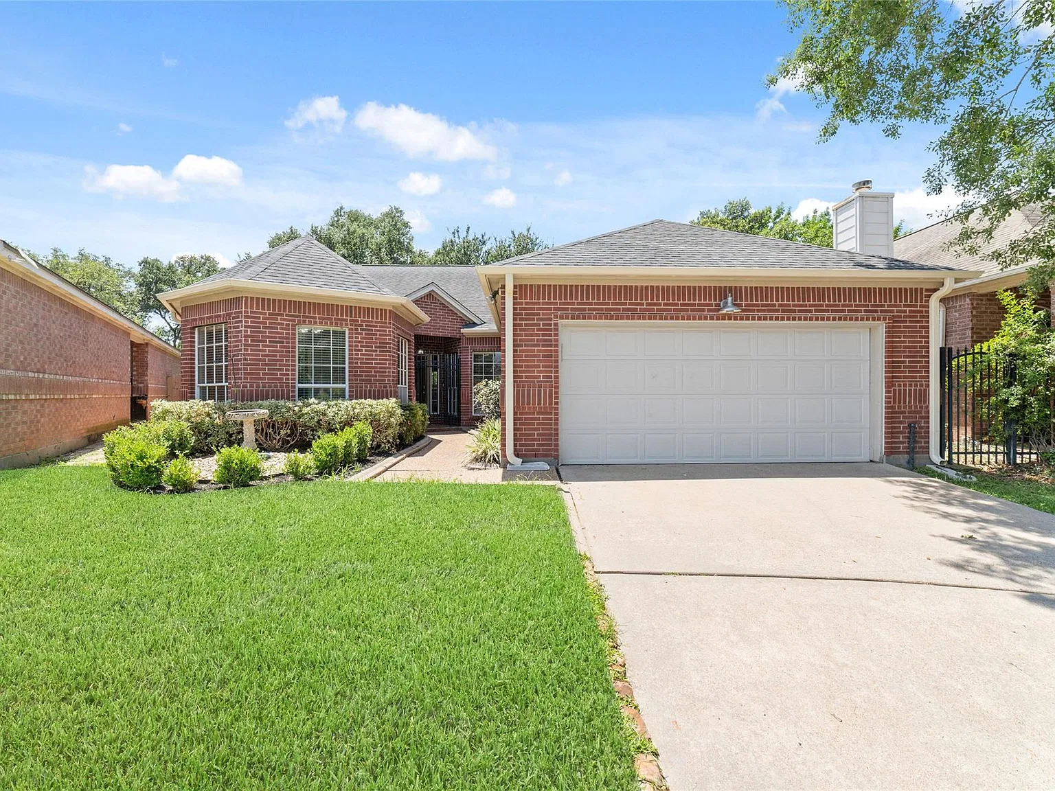 3 bed, 2.0 bath, 2237 sqft, $2,500 — Photo 1