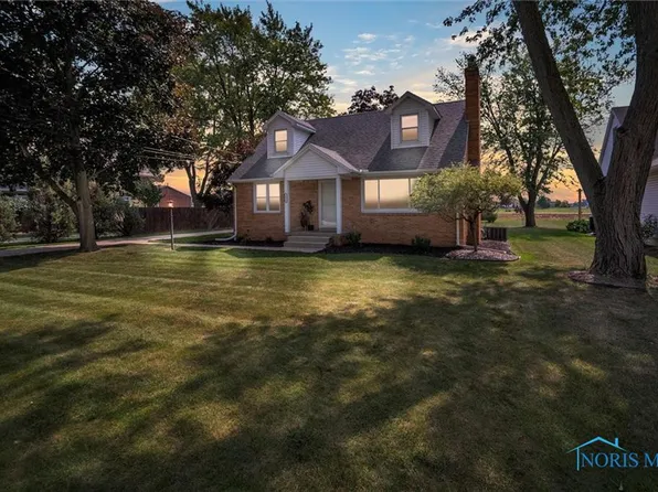 5116 Bay Shore Rd, Oregon, OH 43616