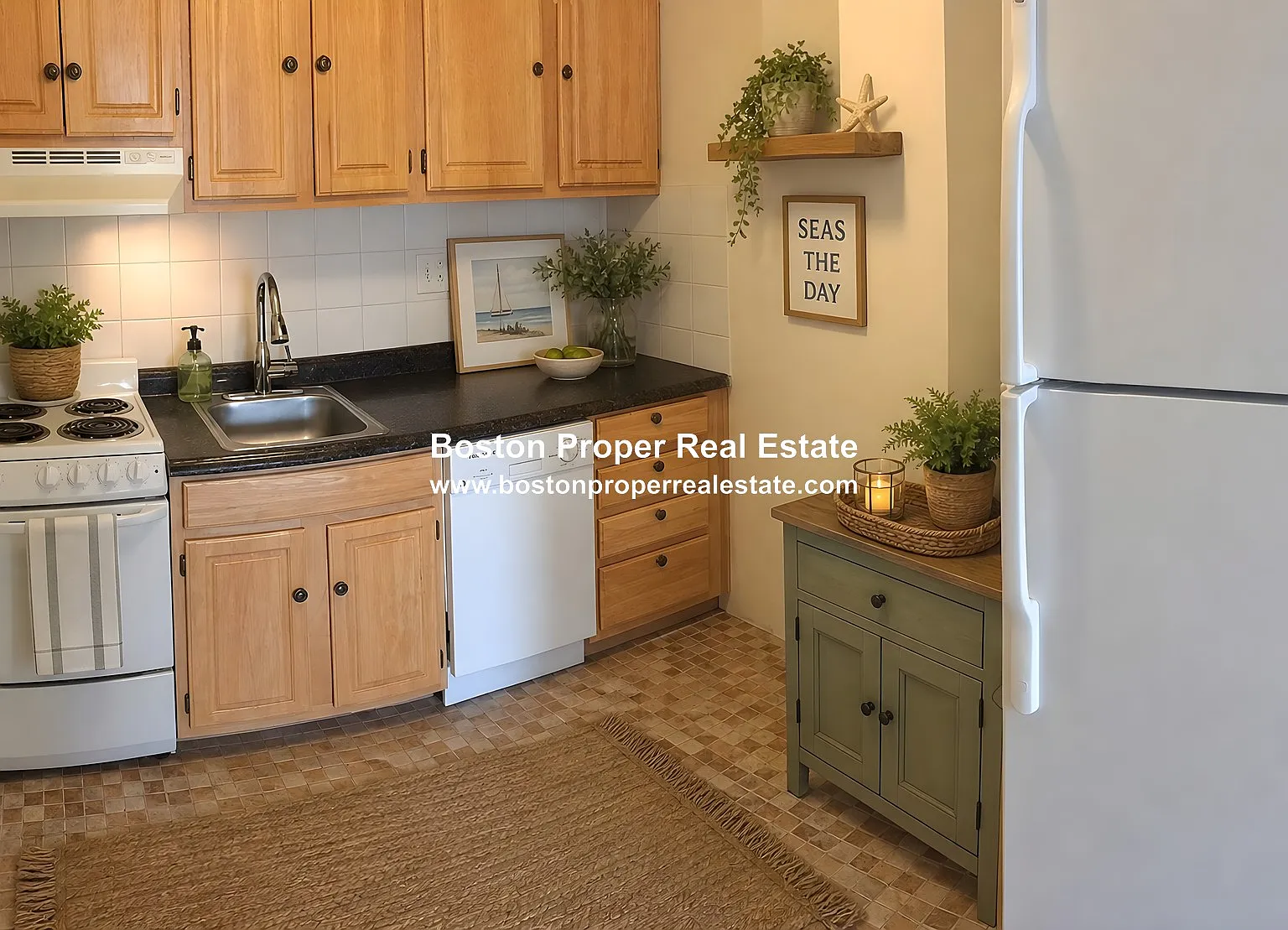 470 Beacon St — Photo 2