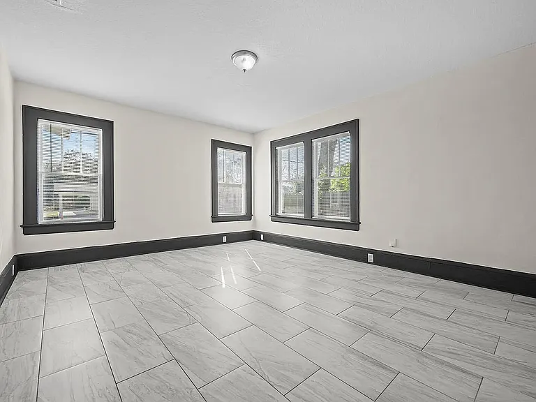 2923 Rosselle St — Photo 17