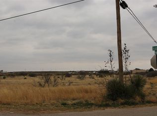 38 Apache Dr, Carlsbad, NM 88220