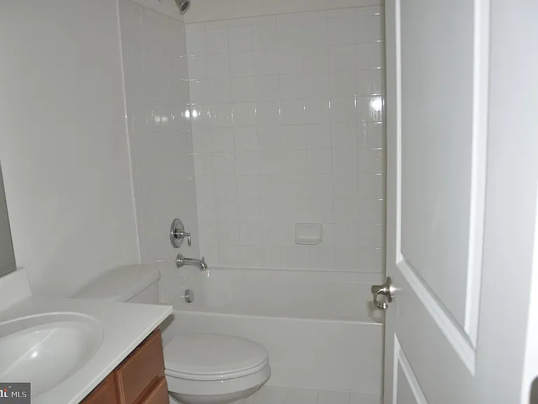 905 Susan Cir — Photo 33