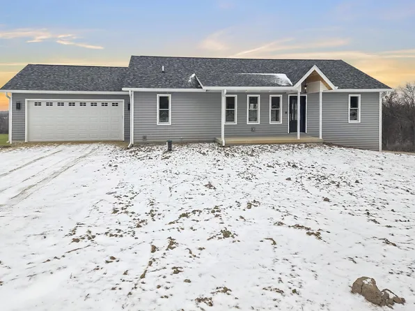 21-59 Lake Carroll Blvd, Lanark, IL 61046