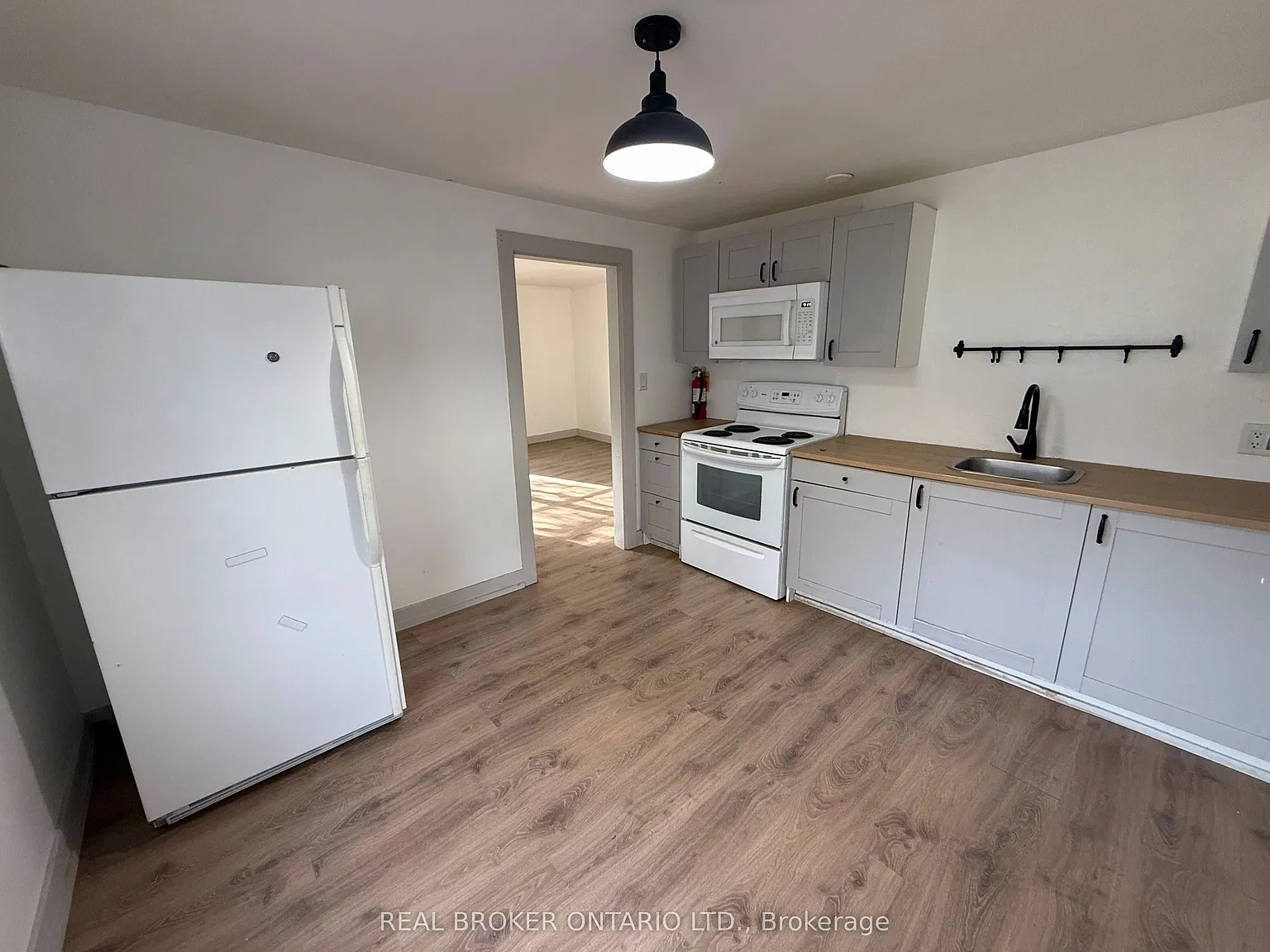 2 bed, $2,050 — Photo 4