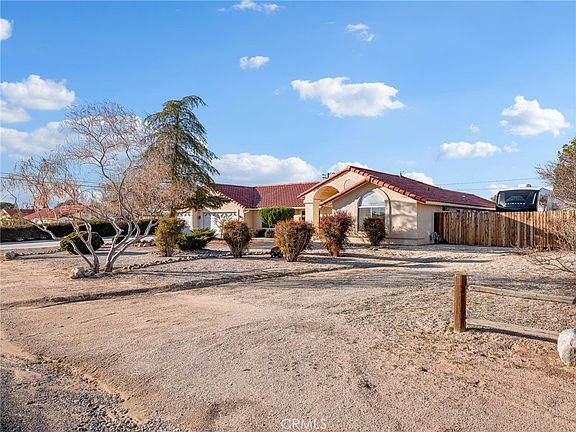 3rd image of 19544 Oneida Rd