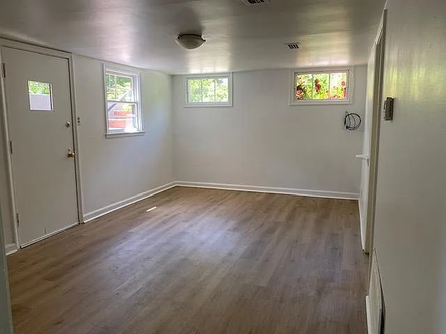 511 S Loomis Ave — Photo 6