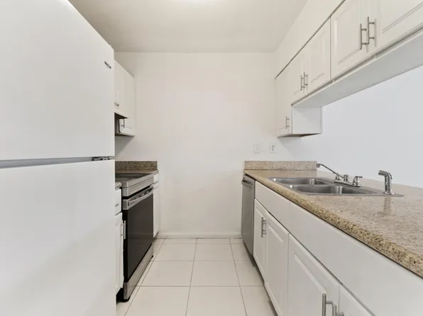 5816 S Bond Drive, West Palm Beach, FL 33415