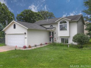 3282 Nature View Dr SE, Kentwood, MI