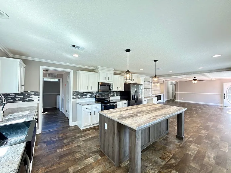 55 Oak Ave — Photo 12