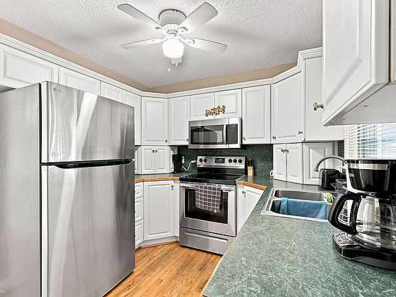 2nd image of 210 W Old Rd #B