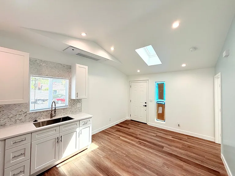 10839 Fellows Avenue — Photo 7