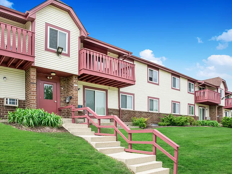 Ridge View Apartments Building Exterior