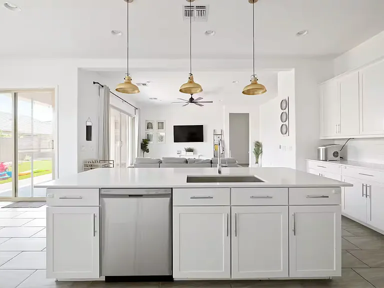 19601 W Monterey Way — Photo 5