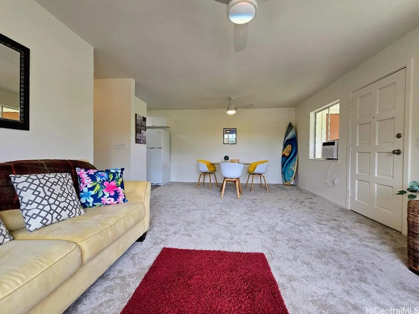 Aeloa Terrace Upstairs 3 bedroom, 2 bath unit with 2 dedicated parking stalls. — Photo 3