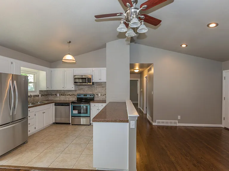 7001 NW Coronado St — Photo 17