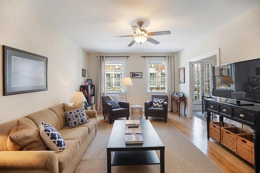 2130 Locust Street — Photo 3