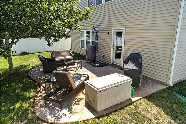 6042 Laurent Ave — Photo 3