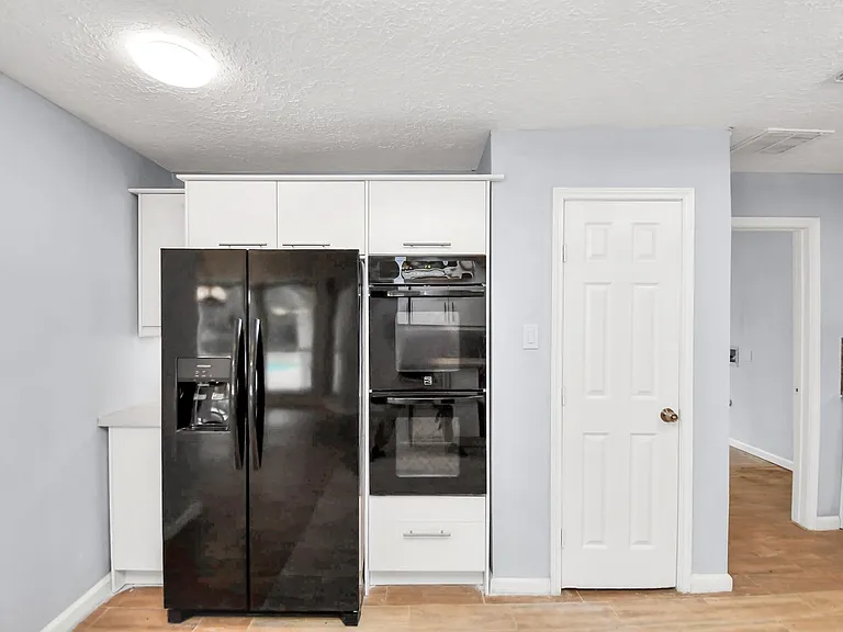 17903 Nanes Dr — Photo 26