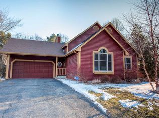 90 Olympic Cir, Chanhassen, MN 55317