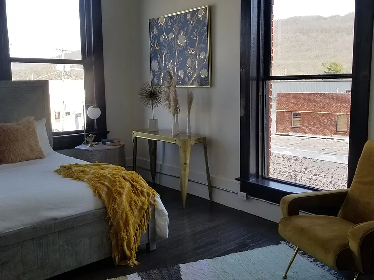 2 bed, 2.0 bath, 1600 sqft, $2,500 — Photo 38