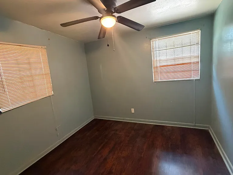 1623 Alfen St — Photo 7