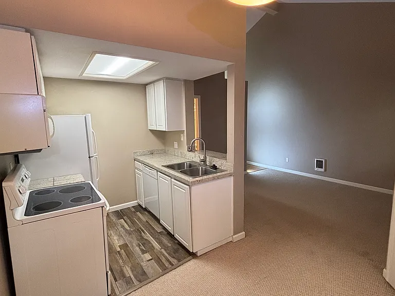 9950 SE Talbert St #3 — Photo 5