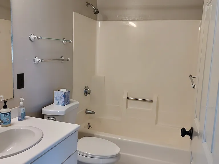 315 Rantoul St #408 — Photo 16