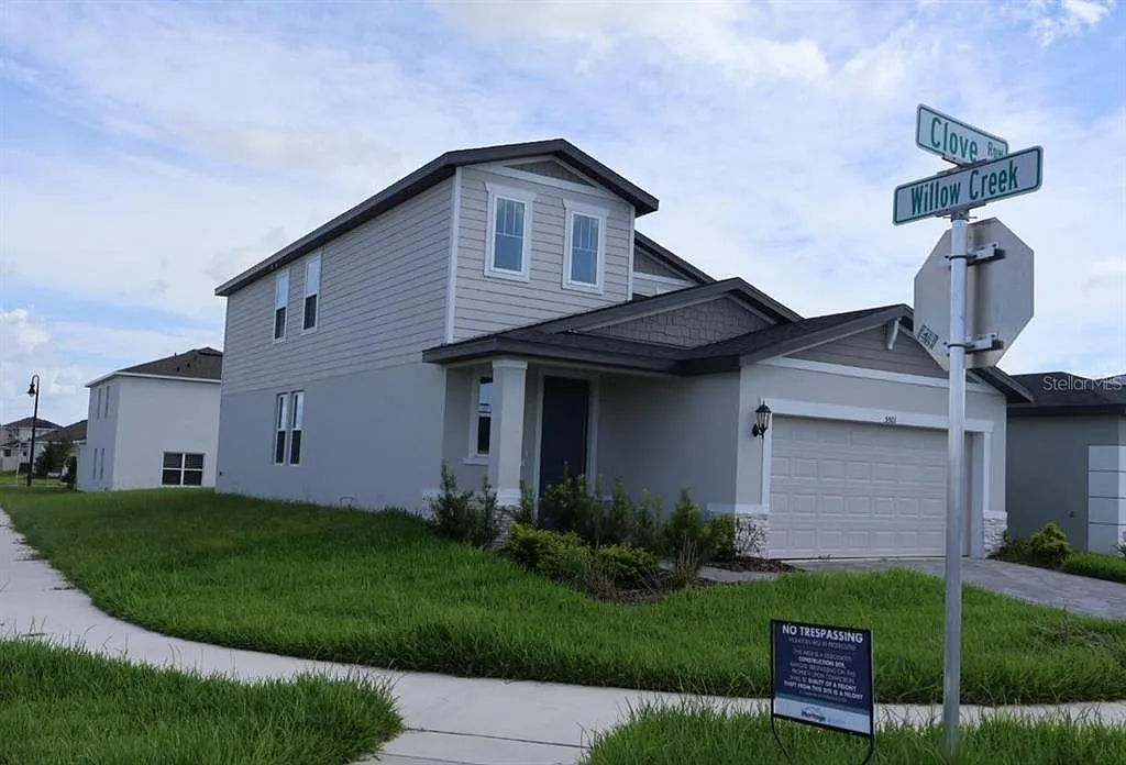 4 bed, 2.5 bath, 2631 sqft, $2,300 — Photo 1