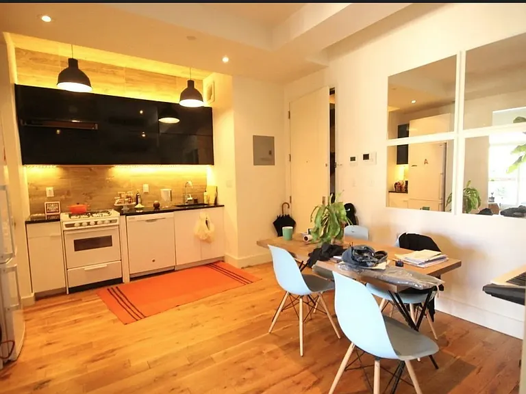 105 Leonard St #5F — Photo 1