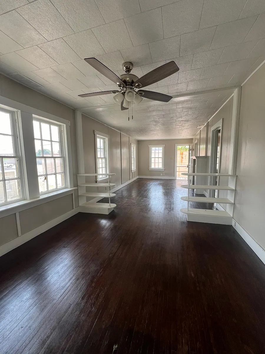 Building Photo - 107 N Miller St #1/2