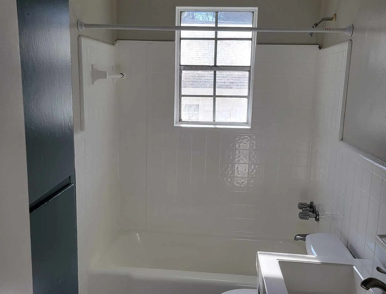 1 bed, 900 sqft, $700 — Photo 3