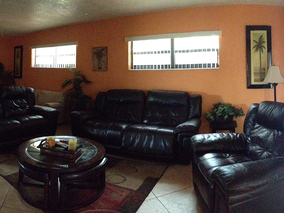 2nd image of 405 NE 142nd St