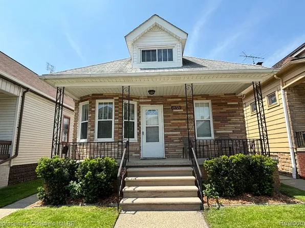 11721 Sobieski St, Hamtramck, MI 48212