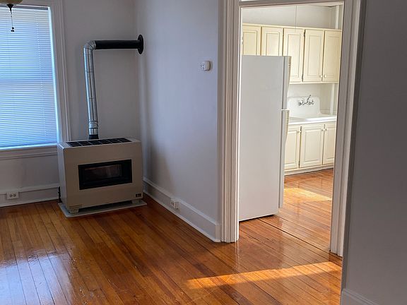 4th image of 24 N Miami St APT 4