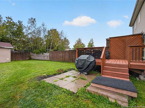 3rd image of 22 Merlot Cres