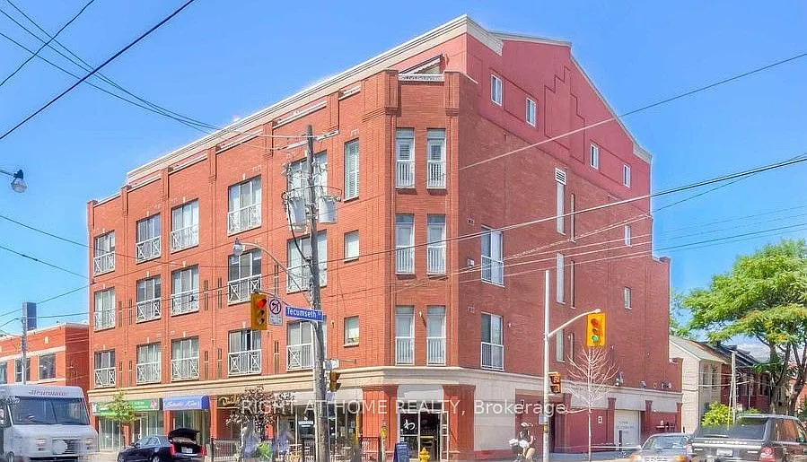 766 King St W #203 photo 1