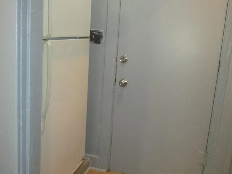 S 42nd St — Photo 23