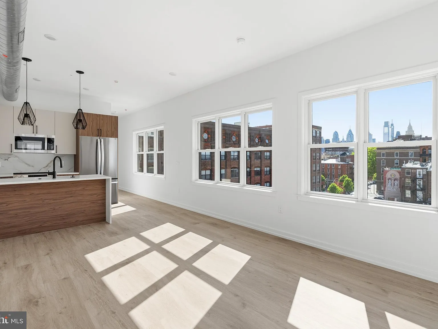 2 bed, 2.5 bath, 945 sqft, $3,100 — Photo 1