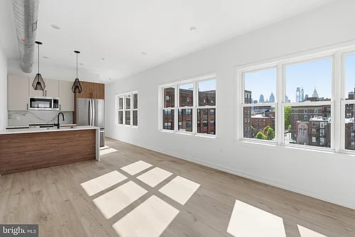 209 New St Photo 1