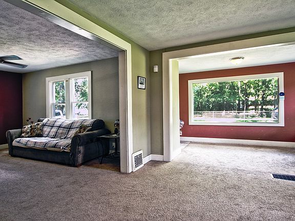 5th image of 25838 Coolidge Ave