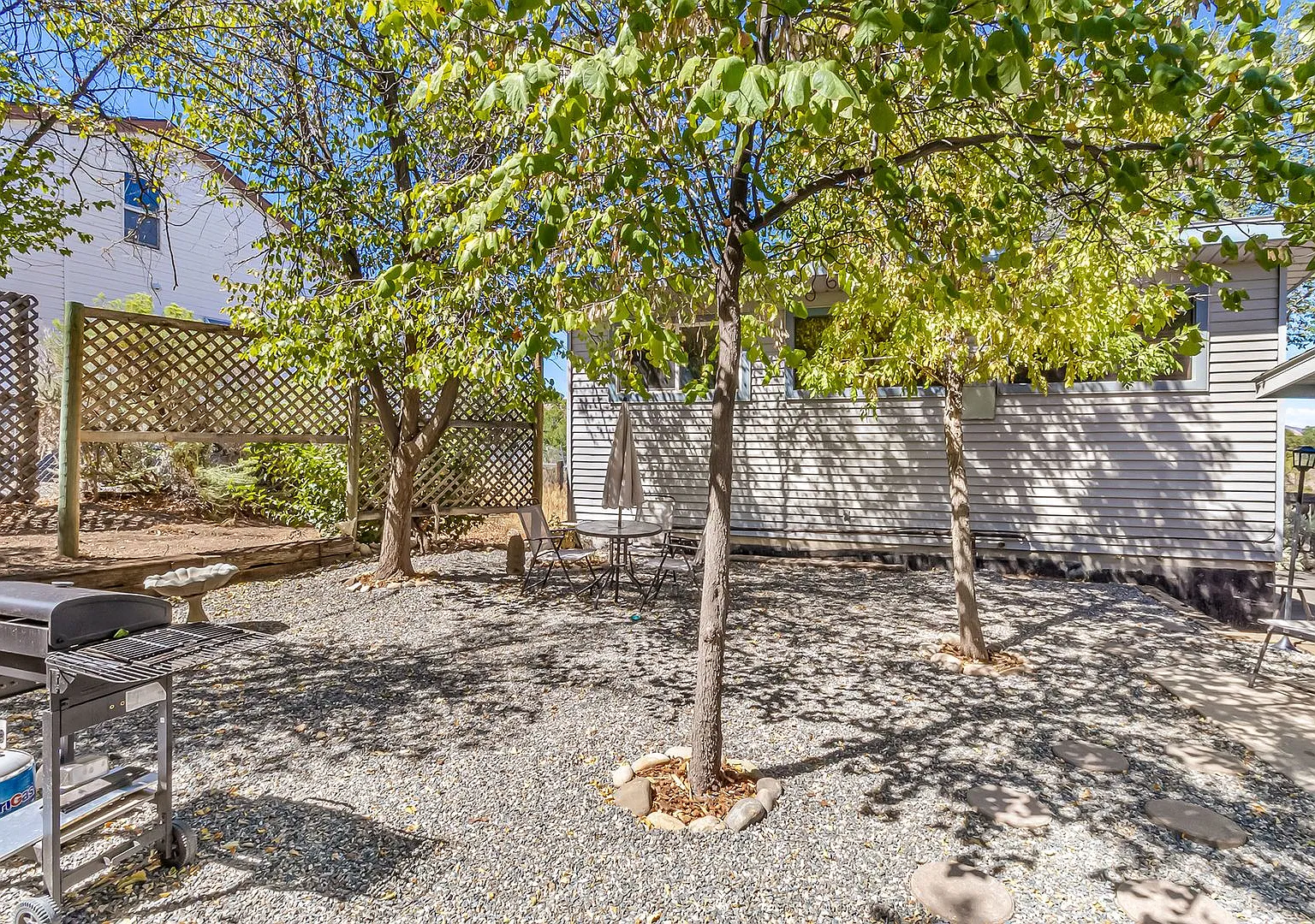 Large Lofted Studio Building - ADU on private property — Photo 4