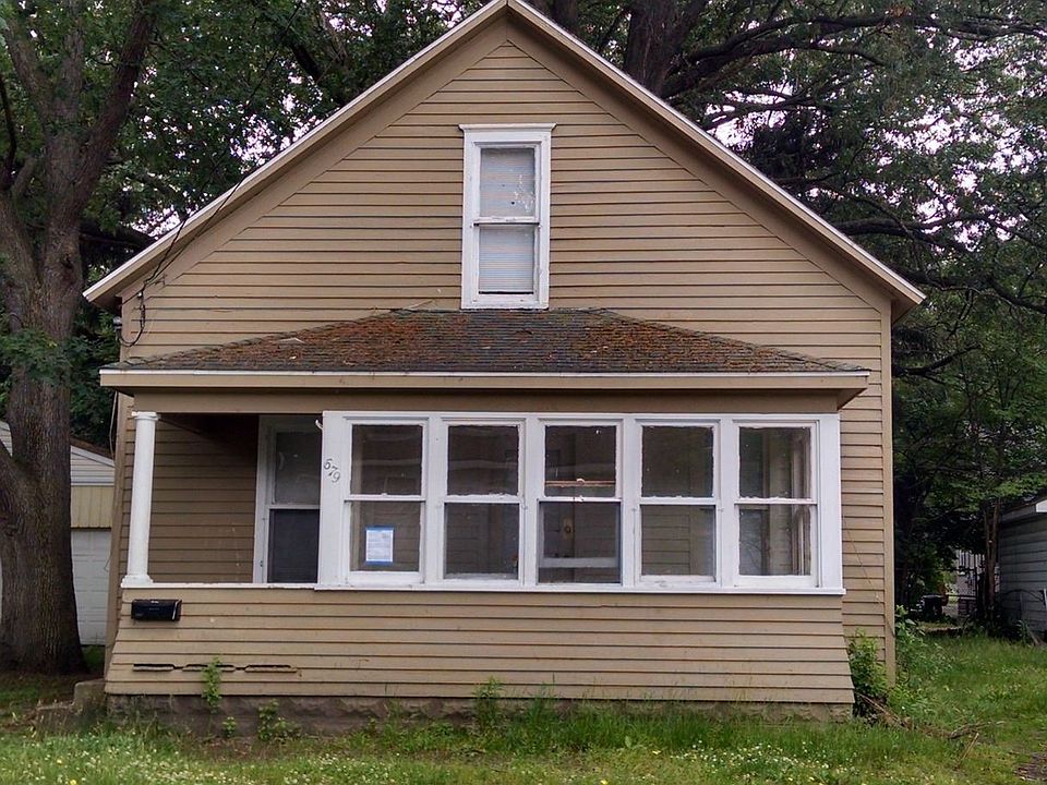 1st image of 679 Hill Ave