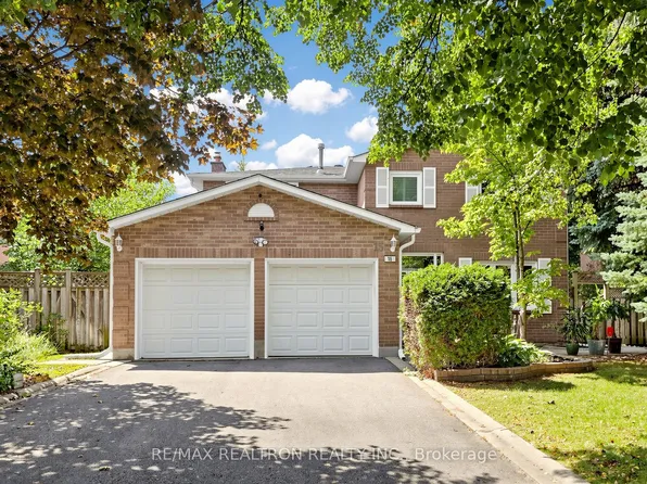 15 Rainey Ct, Richmond Hill, ON L4C 9L4