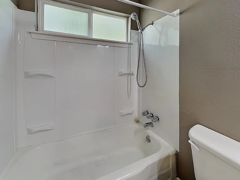 102 Summit Ave N #8 — Photo 10