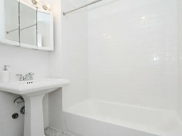 244 E 78th St #3B — Photo 4