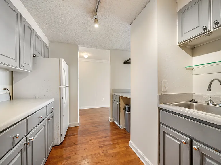375 Ralph McGill Blvd NE #1402 — Photo 16
